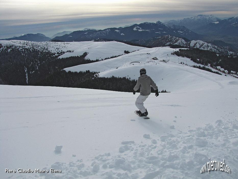 57 Luca in snowboard.jpg